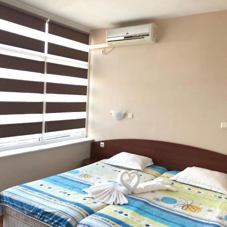 Red House Guest House Nesebar Esterno foto