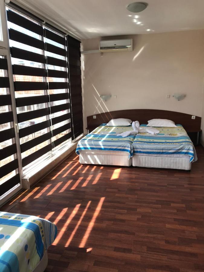 Red House Guest House Nesebar Esterno foto