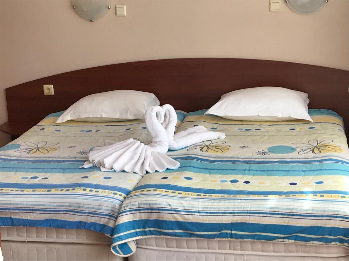 Red House Guest House Nesebar Esterno foto