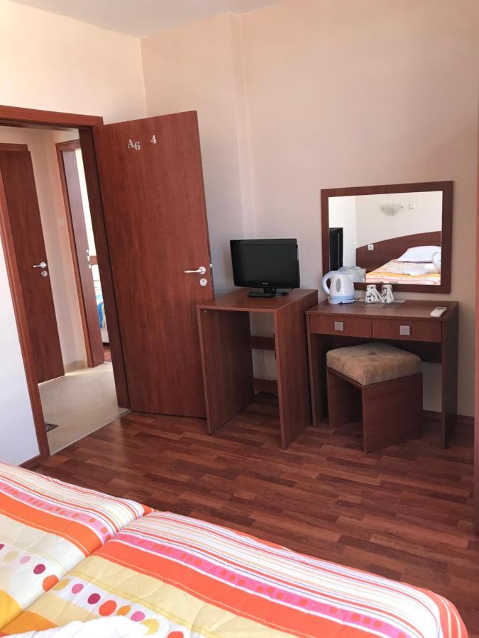 Red House Guest House Nesebar Esterno foto