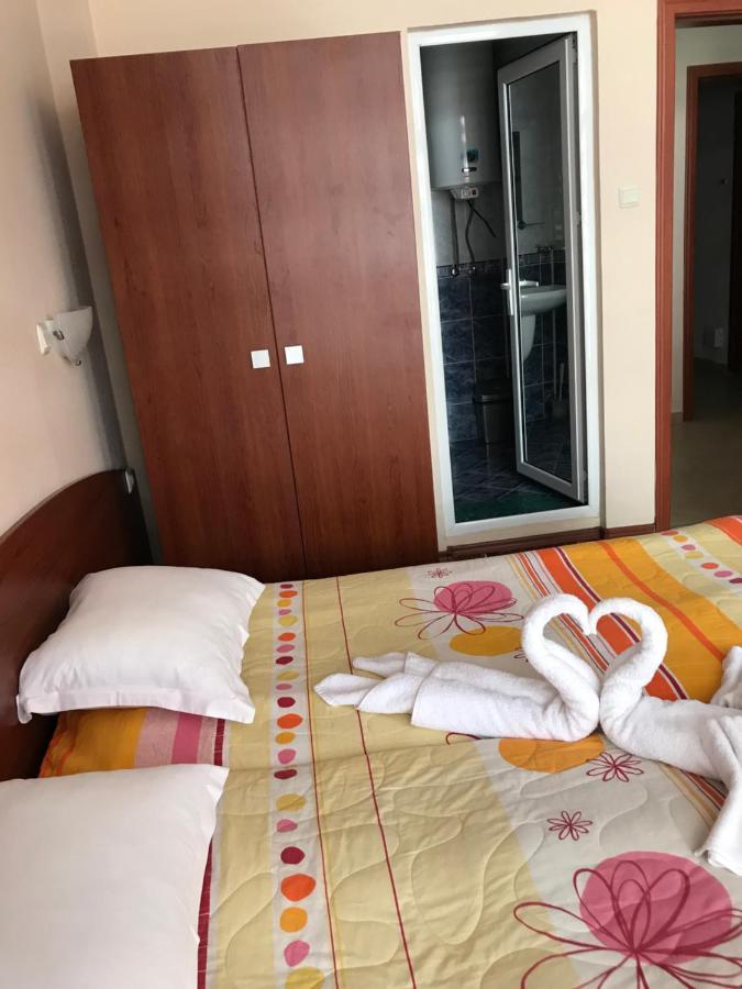 Red House Guest House Nesebar Esterno foto