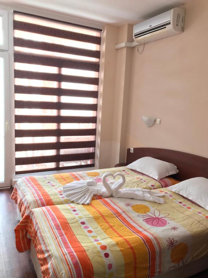 Red House Guest House Nesebar Esterno foto