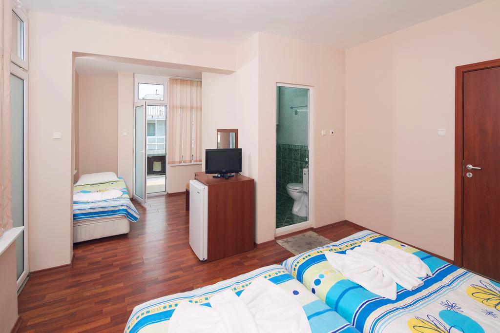 Red House Guest House Nesebar Esterno foto