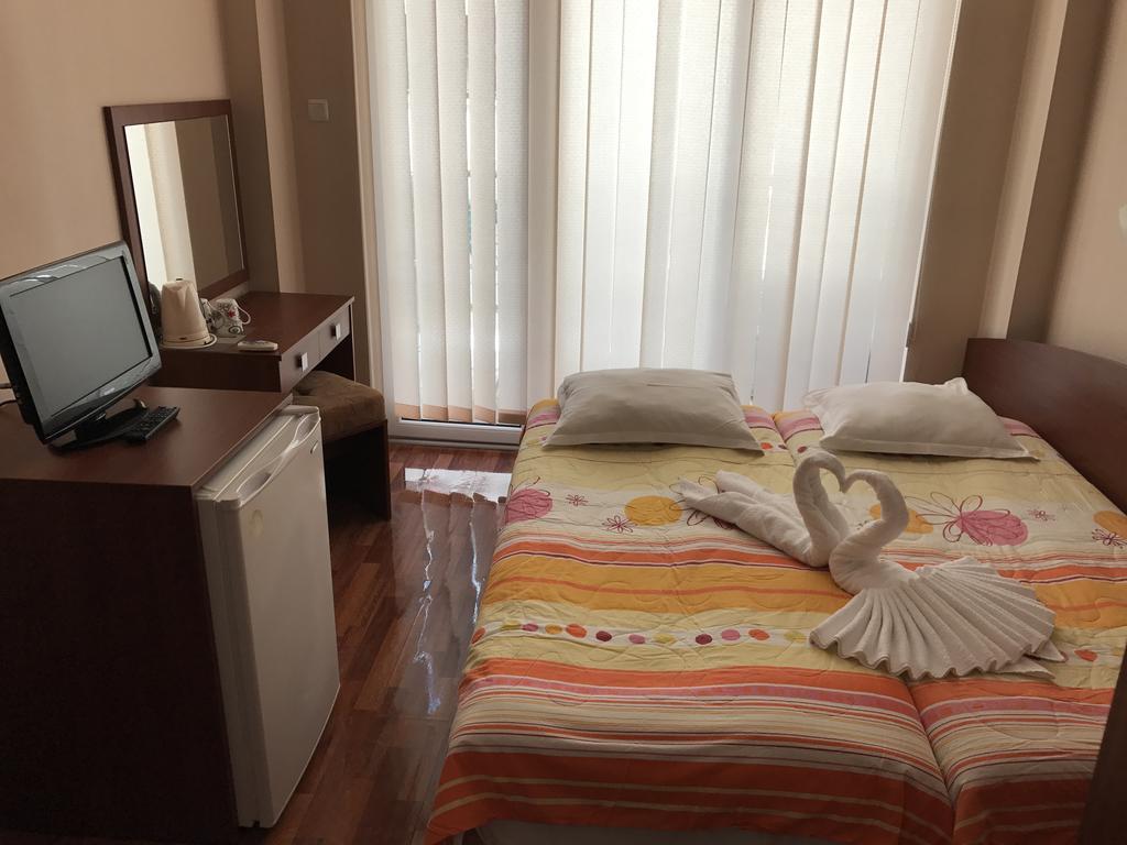 Red House Guest House Nesebar Esterno foto